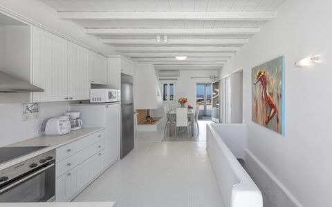 Villa Cassandra: Sol, Design Intérieur, Plafond, Sol, Appartement, Meubles, Cuisine, Domicile, Comptoir, Pièce