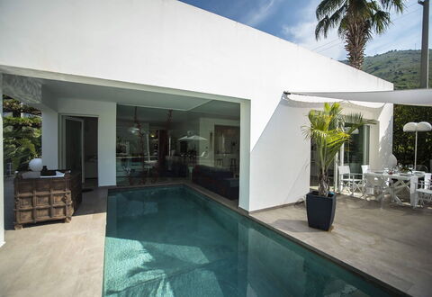 Villa Corallo: Domicile, Architecture, Sol, Ombre, Piscine, Chaise, Recours, Eco Hôtel, Plante D'Appartement