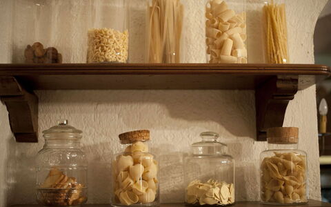Villa Correale: Rayonnage, Étagère, Tache De Bois, Matériau Naturel, Life Photographie, Planche, Nature Morte, Aliments