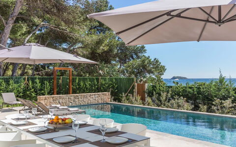 Villa Crozet: Mobilier De Jardin, Piscine, Parapluie, Ombre, Meubles, Recours, Chaise, Eco Hôtel, Loisir, Balancelle