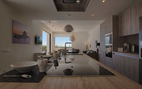 Villa Crozet: Design Intérieur, Sol, Sol, Plafond, Meubles, Domicile, Comptoir, Appartement, Pièce, Cuisine