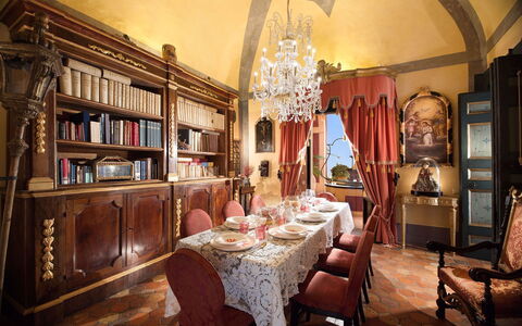 Palazzo Santa Croce: Meubles, Design Intérieur, Table, Chaise, Plafond, Pièce, Éclairage, Salle À Manger, Luminaire, Sol