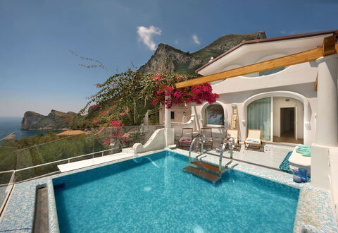 Villa delle Sirene: Piscine, Recours, Cotiers Et Relief Océaniques, Côte, Eco Hôtel, Loisir, Villa, Biens, Hacienda, Ville Resort