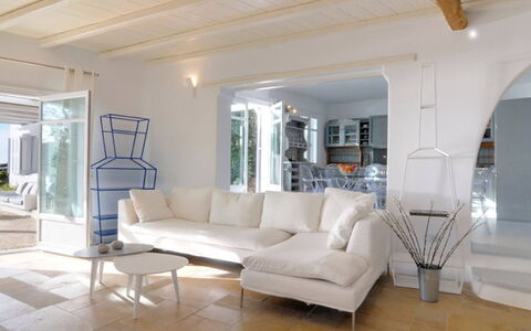 Villa Delos: Meubles, Design Intérieur, Sol, Sol, Canapé, Plafond, Table, Salon, Domicile, Éclairage