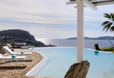 Villa Delos: Bleu, L'Eau, Piscine, Plan D'Eau, Recours, Cotiers Et Relief Océaniques, Côte, Mer, Mobilier De Jardin, Eco Hôtel