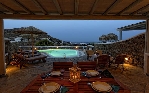 Villa Fos: Nuit, Recours, Piscine, Minuit, Eco Hôtel, Biens, Villa, Éclairage Paysager, Mobilier De Jardin, Hôtel