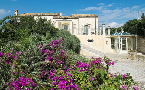 Villa Gemma: Arbuste, Jardin, Biens, Manoir, Aménagement Paysager, Hacienda, Villa, Cour, Allée, Jardin Botanique