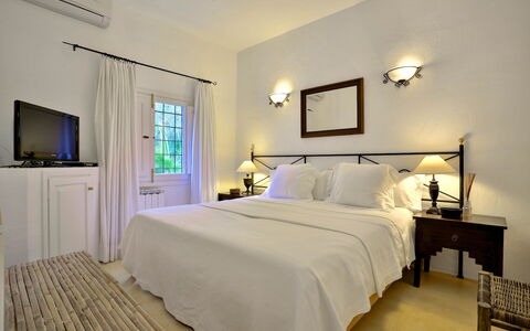 Villa Gold: Meubles, Design Intérieur, Plafond, Sol, Sol, Lit, Chambre, Chaise, Recours, Domicile