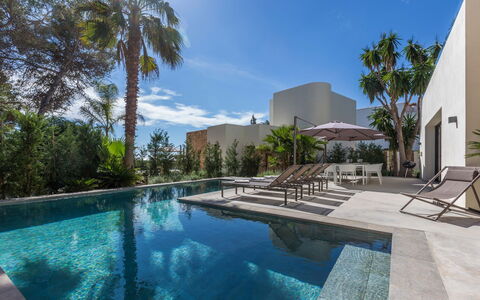 Villa Kiribati: Arbre, Piscine, Recours, Aménagement Paysager, Biens, Ombre, Eco Hôtel, Villa, Hacienda