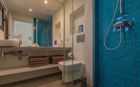 Villa Kiribati: Design Intérieur, Sol, Luminaire Plomberie, Salle De Bains, Mur, Lavabo, Sol, Robinet, Évier, Plomberie