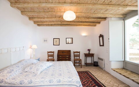Villa Oasis: Lit, Meubles, Design Intérieur, Chambre, Mur, Sol, Sol, Literie, Plafond, Pièce