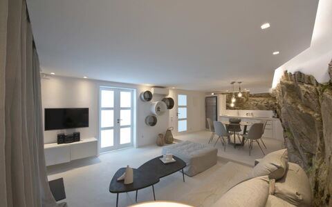 Villa Opallia: Mur, Sol, Design Intérieur, Sol, Meubles, Plafond, Appartement, Pièce, Domicile, Salon