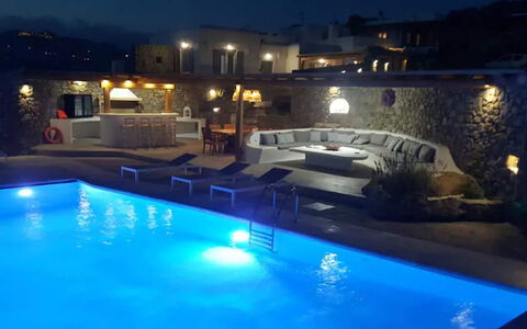 Villa Pirgi: Piscine, Recours, Caractéristique De L'Eau, Loisir, Nuit, Mobilier De Jardin, Hôtel, Ville Resort, Eco Hôtel, Éclairage Paysager