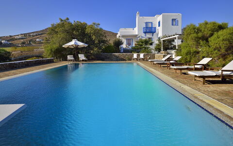Villa Sesilia: Bleu, Piscine, Recours, Eco Hôtel, Biens, Mobilier De Jardin, Villa, Balancelle, Ville Resort, Chaise