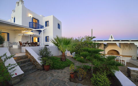 Villa Sesilia: Bleu, Domicile, Chaise, Appartement, Biens, Recours, Pot De Fleur, Villa, Balcon, Ombre