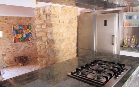 Villa Sun: Cuisine, Comptoir, Sol, Appareil De Cuisine, Cuisinière, Principaux Appliance, Gaz Poele, Design Intérieur, Sol, Le Fourneau