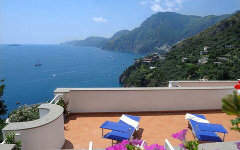 Villa Valeria: Bleu, Mer, Recours, Balcon, Côte, Eco Hôtel, Plante D'Appartement, Pot De Fleur, Villa, Hôtel