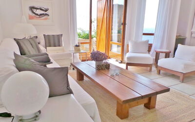 Villa Zenas with Direct Access to the Sea