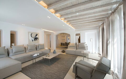 Villa Zinovia: Meubles, Design Intérieur, Sol, Mur, Sol, Canapé, Plafond, Salon, Domicile, Pièce