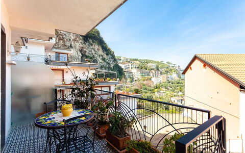 Casa Serena: Appartement, Balcon, Plante D'Appartement, Pot De Fleur, Hôtel, Balustrade, Porche, Appartement Penthouse