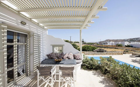 Marvi House: Domicile, Mobilier De Jardin, Ombre, Appartement, Balcon, Chaise, Structure En Plein Air, Patio, Pergola, Biens