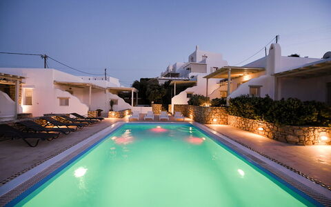 Marvi House: Hôtel, Recours, Piscine, Hôtel Boutique