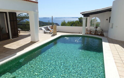 Villa Roxy: Piscine, Composite, Recours, Caractéristique De L'Eau, Villa, Tuile, Tropiques, Luminaire Plomberie, Eco Hôtel, Ville Resort