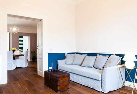 Interno Sorrentino: Meubles, Design Intérieur, Sol, Bois, Sol, Parquet, Pièce, Éclairage, Domicile, Salon