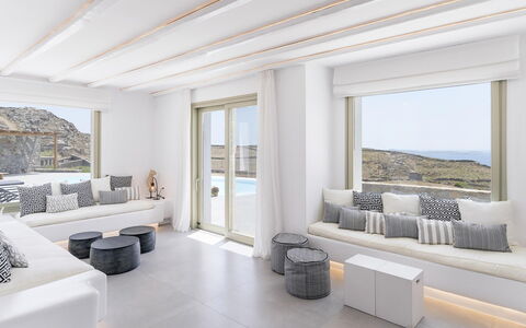 The Mykonian Castle: Meubles, Design Intérieur, Appartement, Salon, Throw Pillow, Canapé, Chaise, Conception, Hôtel
