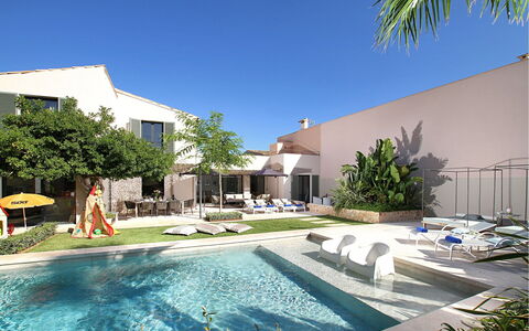 Villa Amaranta: Piscine, Zone Résidentielle, Recours, Domicile, Biens, Eco Hôtel, Composite, Thermes, Mobilier De Jardin, Villa