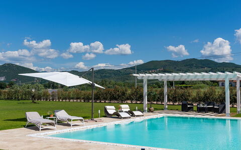 Villa Monsummano: Piscine, Mobilier De Jardin, Meubles, Ombre, Loisir, Recours, Parapluie, Chaise, Eco Hôtel, Balancelle