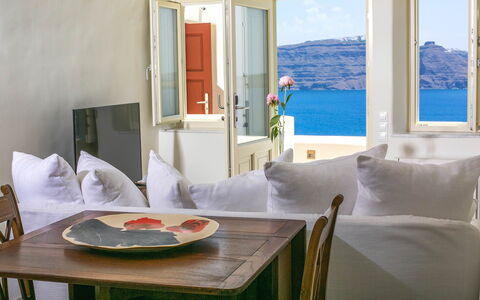 Kameni: Meubles, Table, Design Intérieur, Chaise, Canapé, Mer, Salon, Côte, Table Basse