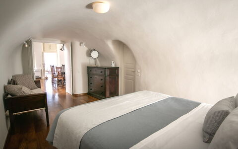 Villa Nea: Meubles, Design Intérieur, Sol, Sol, Chambre, Domicile, Lit, Pièce, Plafond, Cadre De Lit