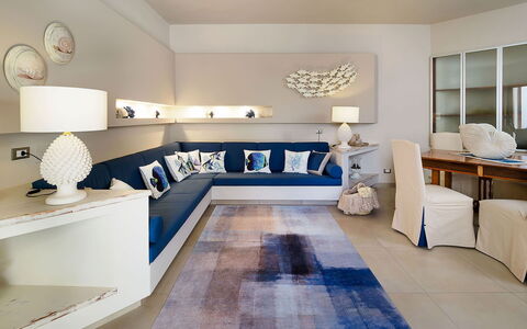 Mulberry House: Meubles, Design Intérieur, Sol, Canapé, Sol, Salon, Pièce, Appartement, Textile, Plafond
