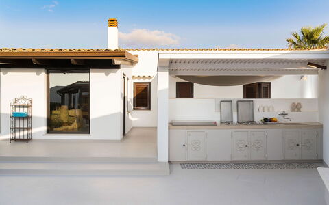 Cala Diletta: Design Intérieur, Sol, Sol, Domicile, Architecture, Plafond, Porte, Pièce, Cuisine, Ombre