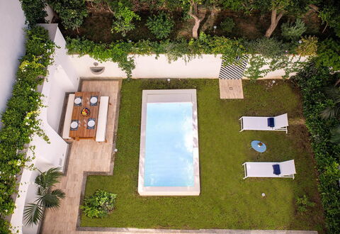 Jacaranda House: Piscine, Mobilier De Jardin, Recours, Jardin, Loisir, Caractéristique De L'Eau, Arrière-Cour, Cour, Eco Hôtel, Aménagement Paysager