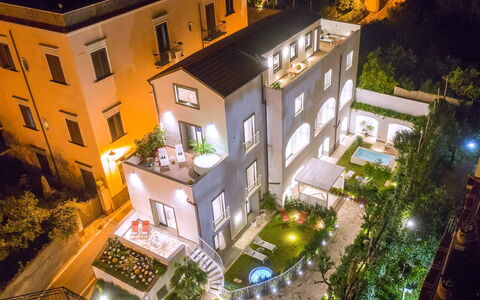 Suite Agave: Zone Résidentielle, Appartement, Domicile, Design Urbain, Balcon, Biens, Hacienda, Condominium, Cour, Conception