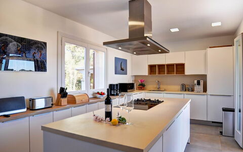 Can Mako: Appareil De Cuisine, Comptoir, Cuisine, Meubles, Cabinetry, Design Intérieur, Principaux Appliance, Électroménager, Sol, Plafond