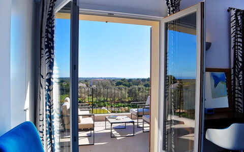 Can Mako: Meubles, Design Intérieur, Chaise, Appartement, Verre, Ombre, Eco Hôtel, Accueil Porte, Balcon, Recours