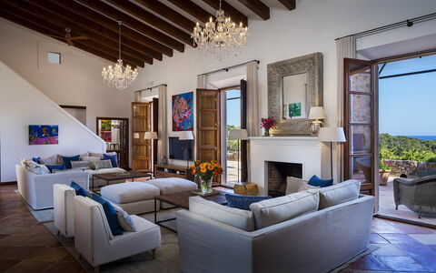 Villa Mallorca: Meubles, Design Intérieur, Chaise, Table, Sol, Domicile, Sol, Canapé, Salon, Appartement