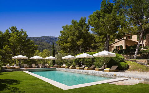 Villa Maggy: Piscine, Mobilier De Jardin, Recours, Balancelle, Eco Hôtel, Conception, Hôtel, Villa, Chaise Longue