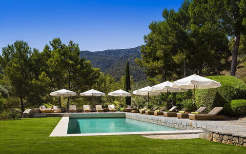Villa Maggy: Chaîne De Montagnes, Vallée, Piscine, Recours, Eco Hôtel, Aménagement Paysager, Ombre, Crête, Mobilier De Jardin, Balancelle
