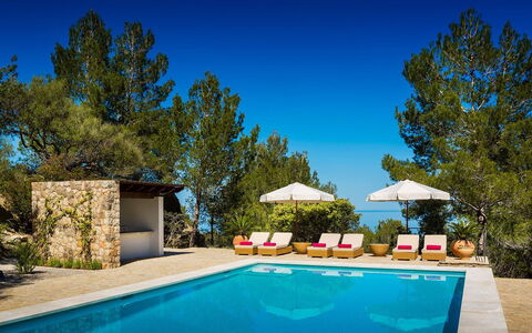 Villa Carlos: Bleu, Piscine, Recours, Ombre, Eco Hôtel, Aménagement Paysager, Villa, Mobilier De Jardin, Ferme