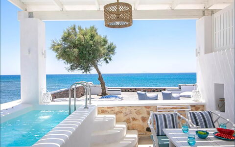 Maison Ranya: Bleu, Meubles, Recours, Mobilier De Jardin, Mer, Chaise, Côte, Ombre, Océan, Piscine