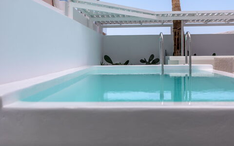 Mansion Orny: Piscine, Composite, Luminaire Plomberie, Recours, Hôtel, Villa, Eco Hôtel, Baignoire