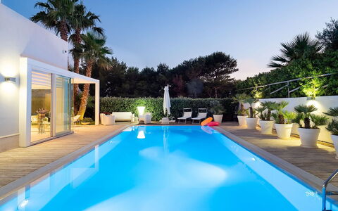 Villa Rossini: Piscine, Recours, Eco Hôtel, Hôtel, Mobilier De Jardin, Plante D'Appartement, Villa, Pot De Fleur, Balancelle