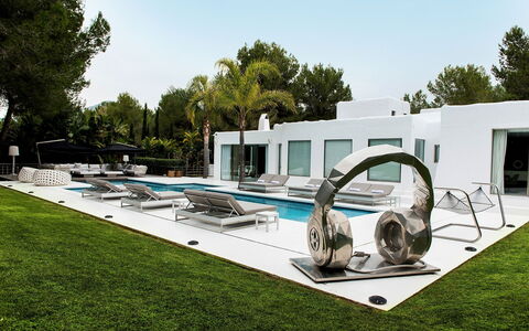 Villa Sound: Piscine, Jardin, Recours, Ombre, Aménagement Paysager, Mobilier De Jardin, Loisir, Biens, Pelouse