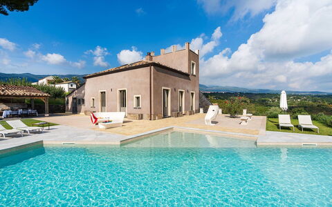 Villa Magical Tower: Architecture, Piscine, Biens, Ferme, Villa, Aménagement Paysager, Hacienda
