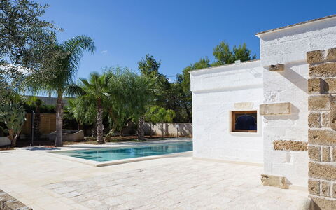 Villa Salentina: Piscine, Composite, Tuile, Ombre, Dalle, Béton, Caractéristique De L'Eau, Biens, Conception