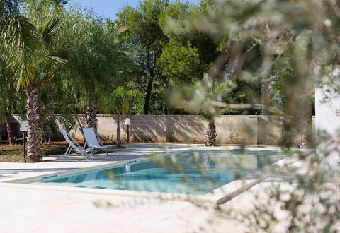 Villa Salentina: Piscine, Recours, Mobilier De Jardin, Composite, Ombre, Balancelle, Eco Hôtel, Aménagement Paysager, Caractéristique De L'Eau